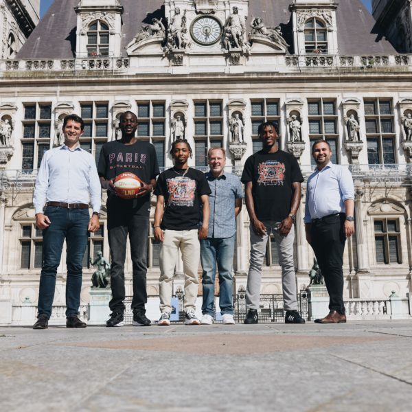Le Paris Basketball reçu à la Mairie de Paris