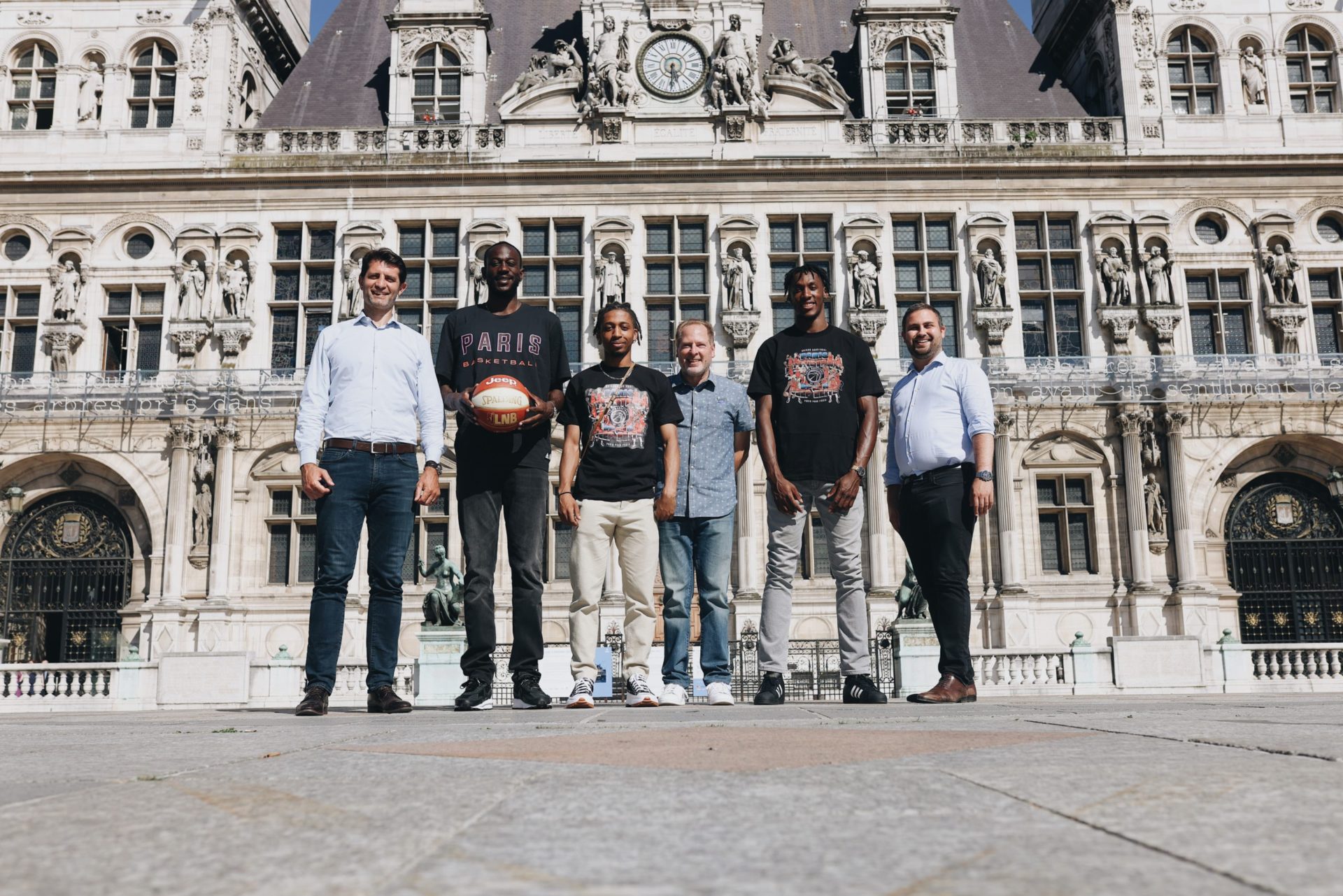 le Paris Basketball reçu à la Mairie de Paris