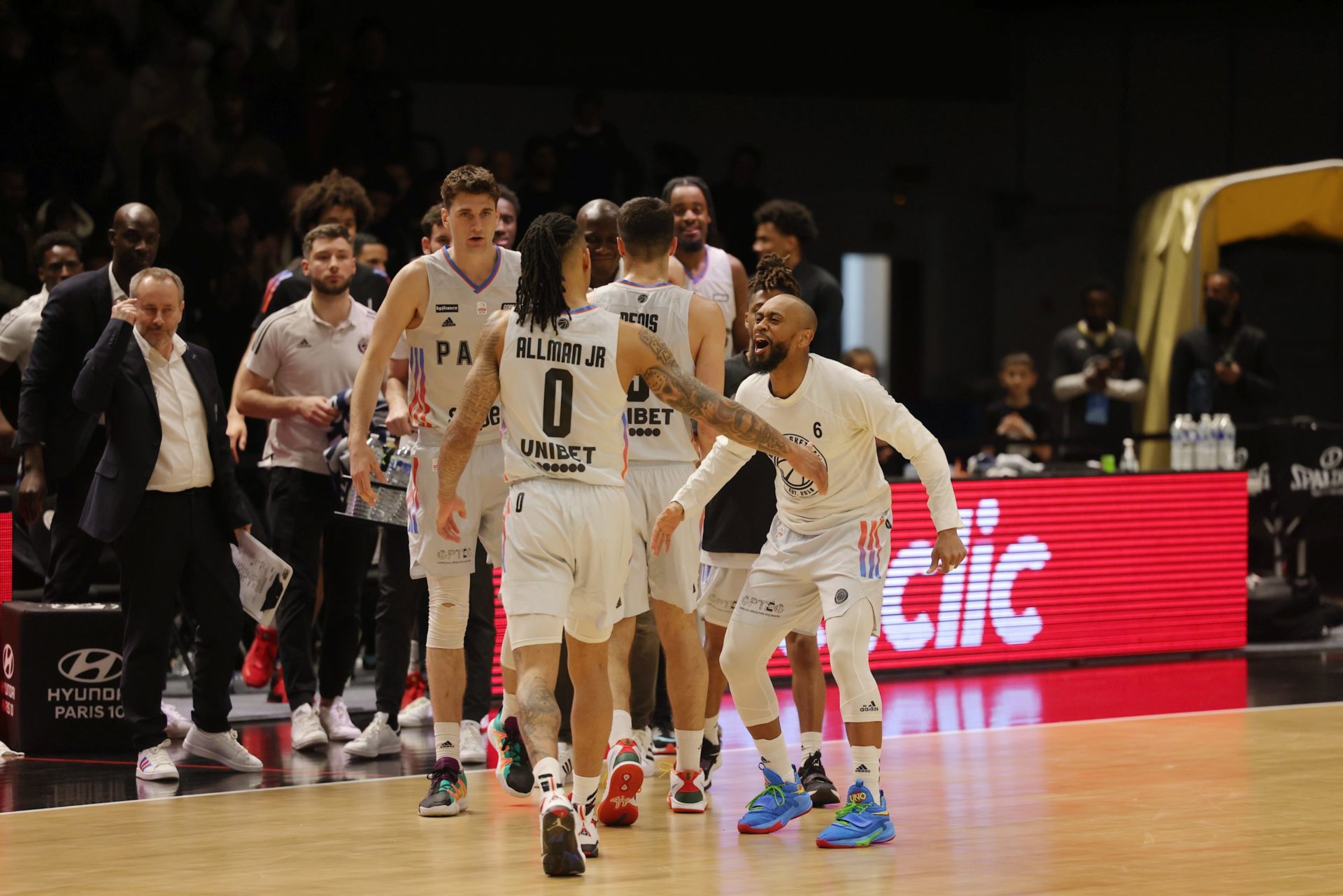 ParisvsBCM-WinFeeling