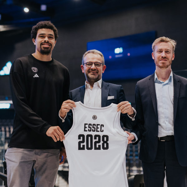 L’ESSEC Business School, nouveau partenaire du Paris Basketball